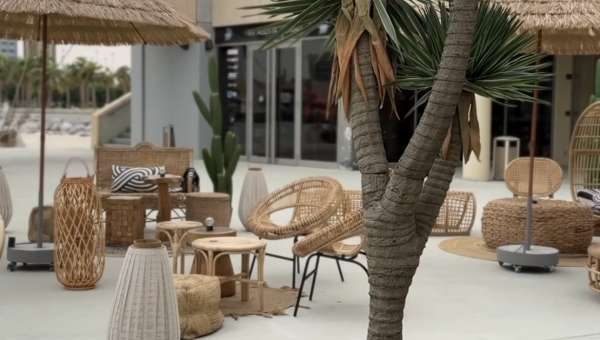 مطعم وسط البحر ليـفنـغ روم مارينـا ويفـز Living Room Lounge